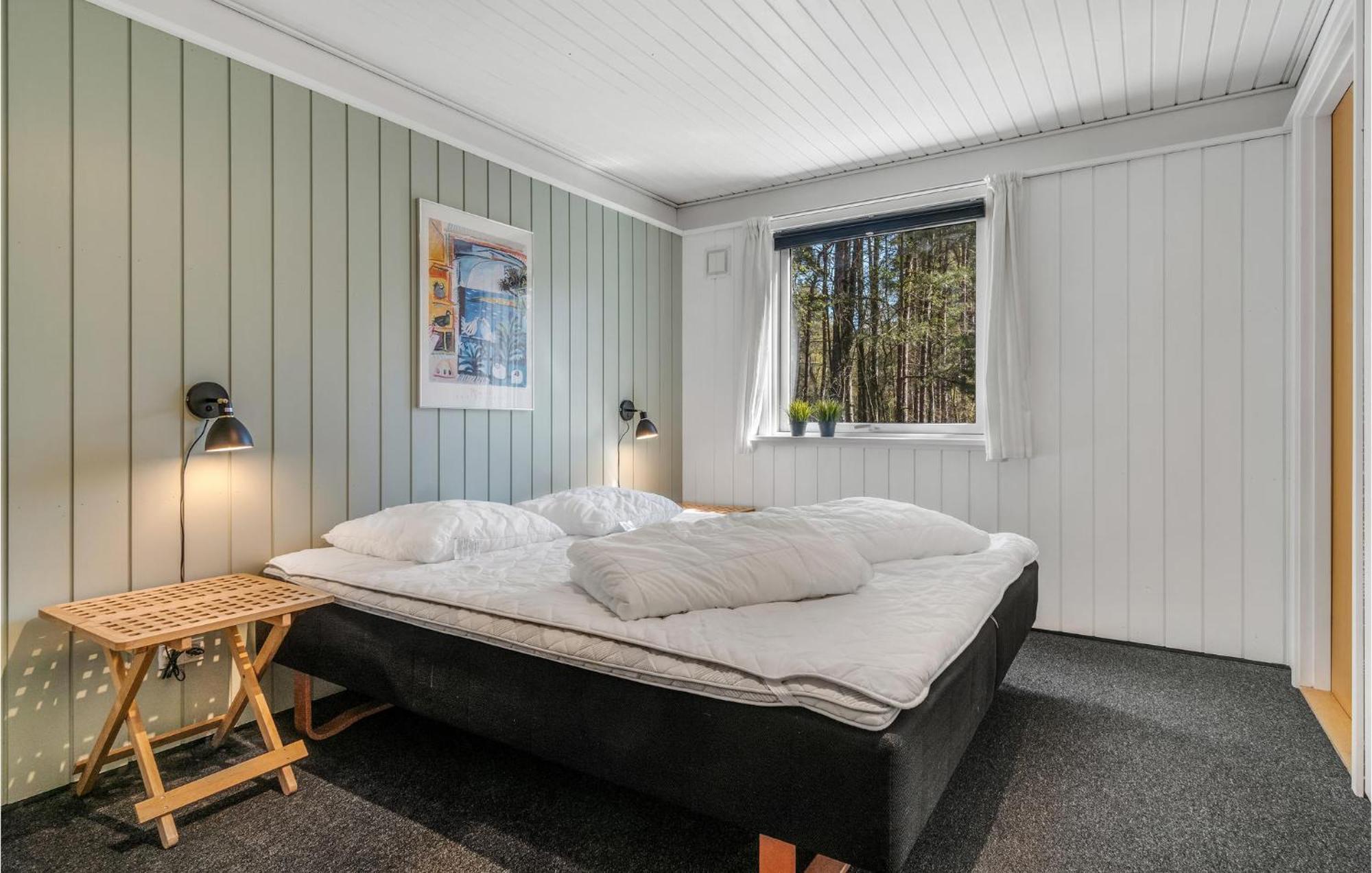 Lovely Home In Nexo With Kitchen Buitenkant foto