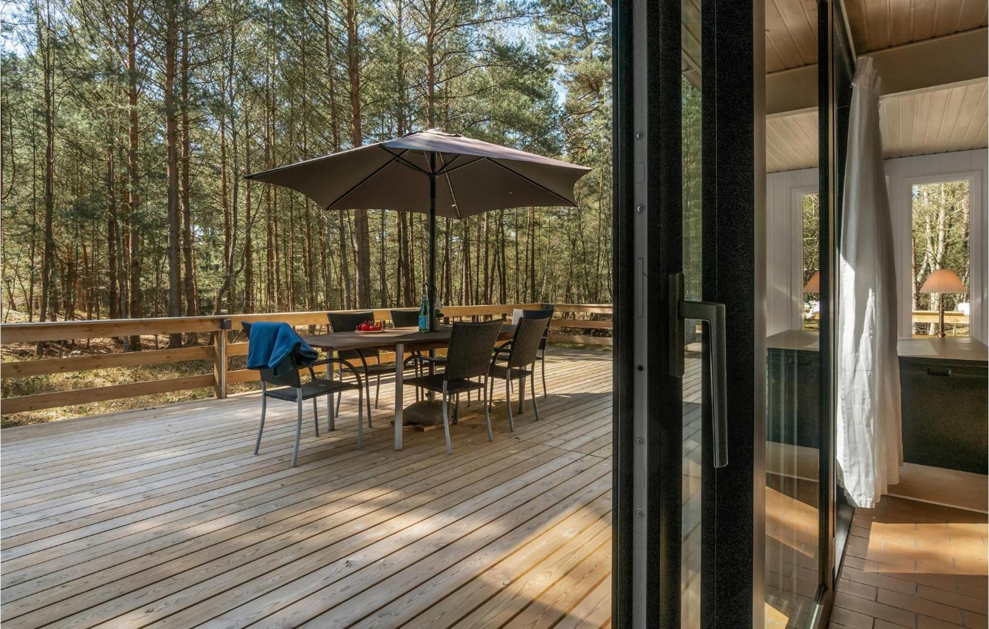 Lovely Home In Nexo With Kitchen Buitenkant foto